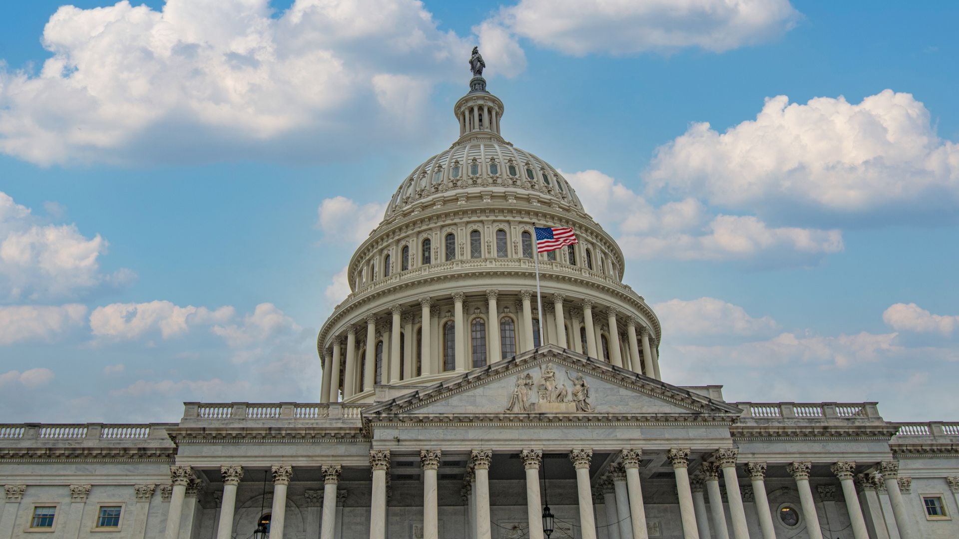 Lawmakers reintroduce bill barring PBMs from owning pharmacies